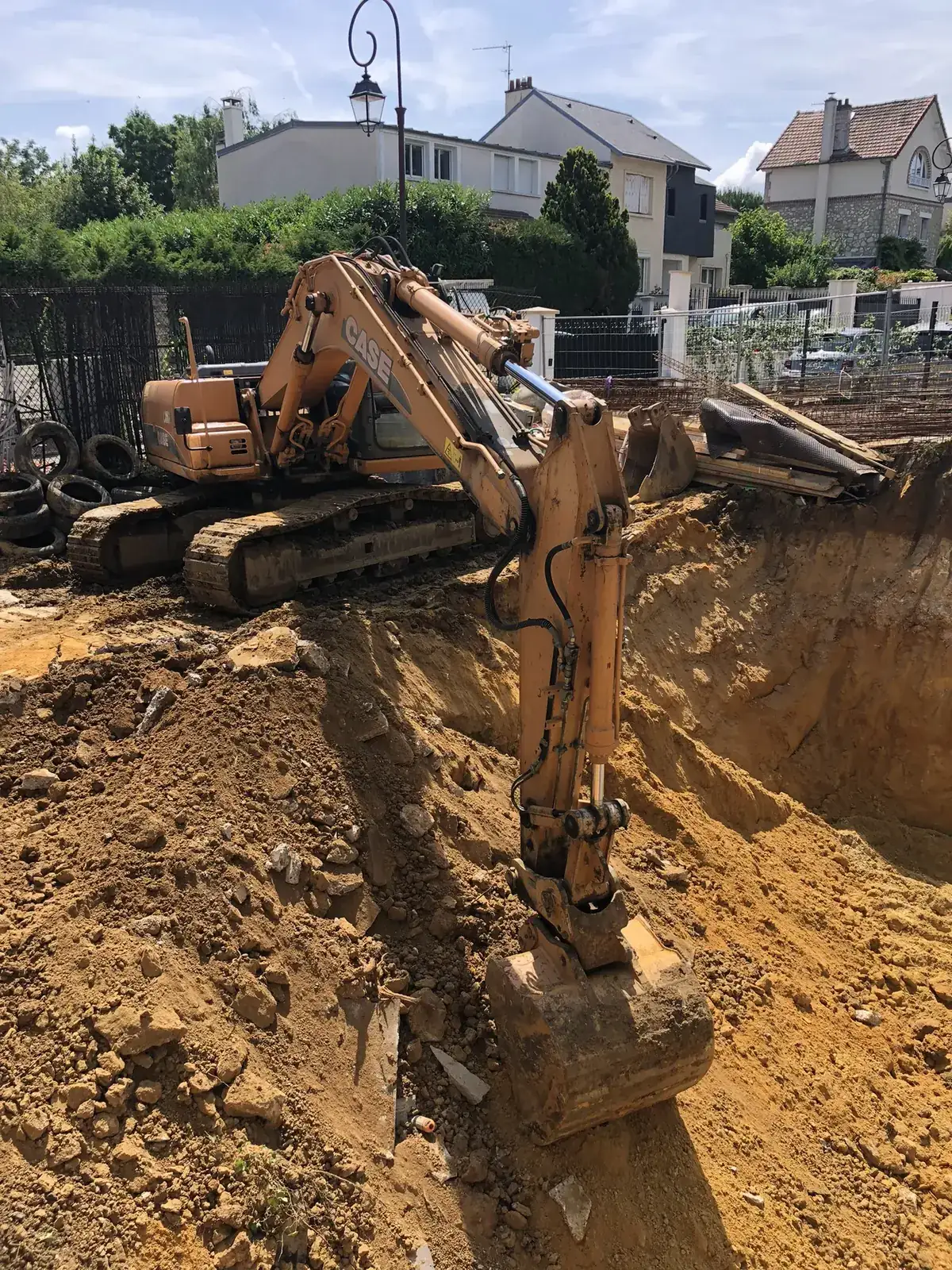 Terrassement · Fouille sous-sol pavillon · Neuilly-sur-Seine (92200) - MFT Travaux Publics